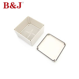 Dustproof Outdoor Electrical Junction Box Corrosion Resisting With Plastic Screw